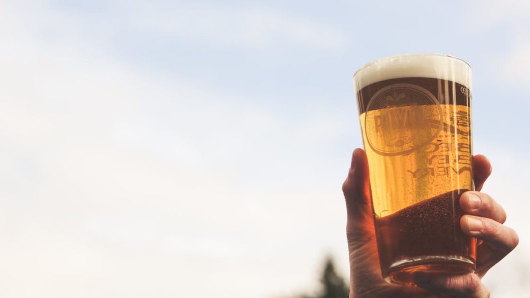 découvrez l'univers fascinant de la bière artisanale. plongez dans la richesse des saveurs, des techniques de brassage innovantes et des brasseries locales qui transforment des ingrédients simples en véritables chefs-d'œuvre. que vous soyez un amateur ou un novice, explorez les tendances, les styles et les conseils pour savourer chaque gorgée de vos bières préférées.