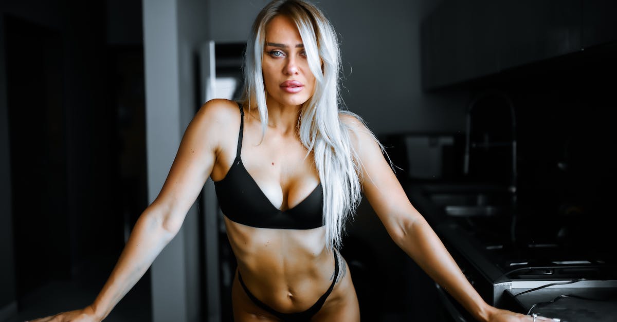 découvrez les dernières tendances en lingerie : des designs audacieux, des matières délicates et des styles innovants qui allient confort et sensualité. soyez à la pointe de la mode avec notre sélection des must-have de la saison !
